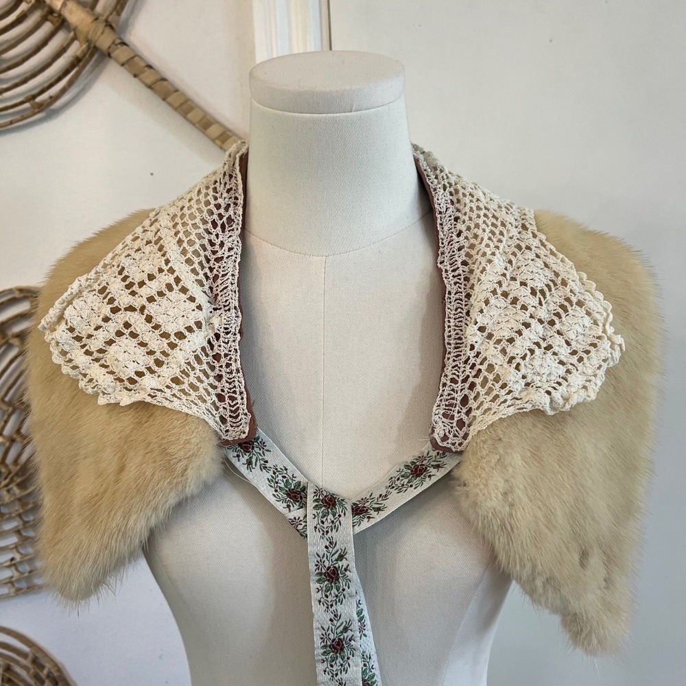 Vintage Mink Fur Capelet Crochet Lace Collar Tie Shoulder Wrap Prairie Boho - Picture 4 of 8